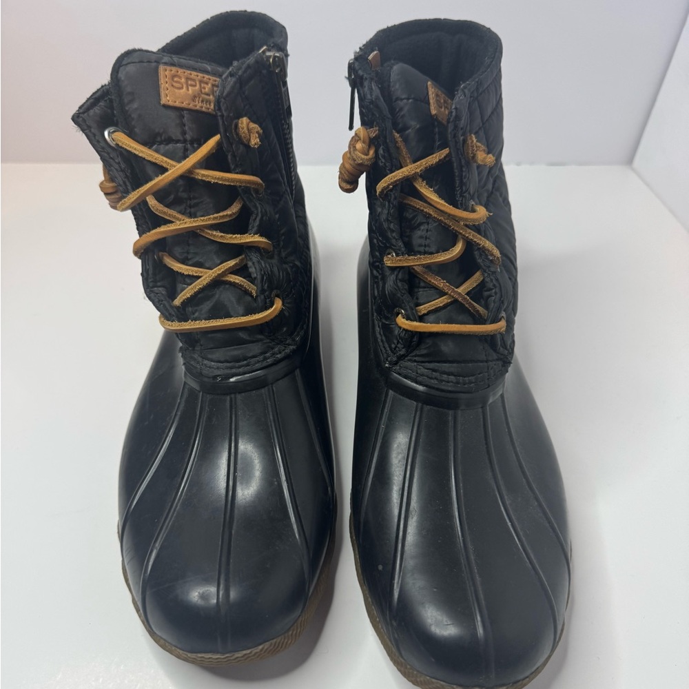 Sperry Black Quilted Boots with Brown Laces Size 9.5M